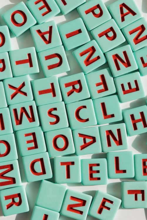 Step-by-step diagram showing the process to find words from letters, from scanning digraphs to using a letter solver tool