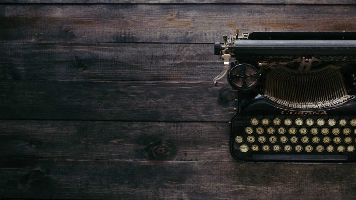 Hook Them Immediately: Powerful Ways to Win Readers 1 hook them immediately